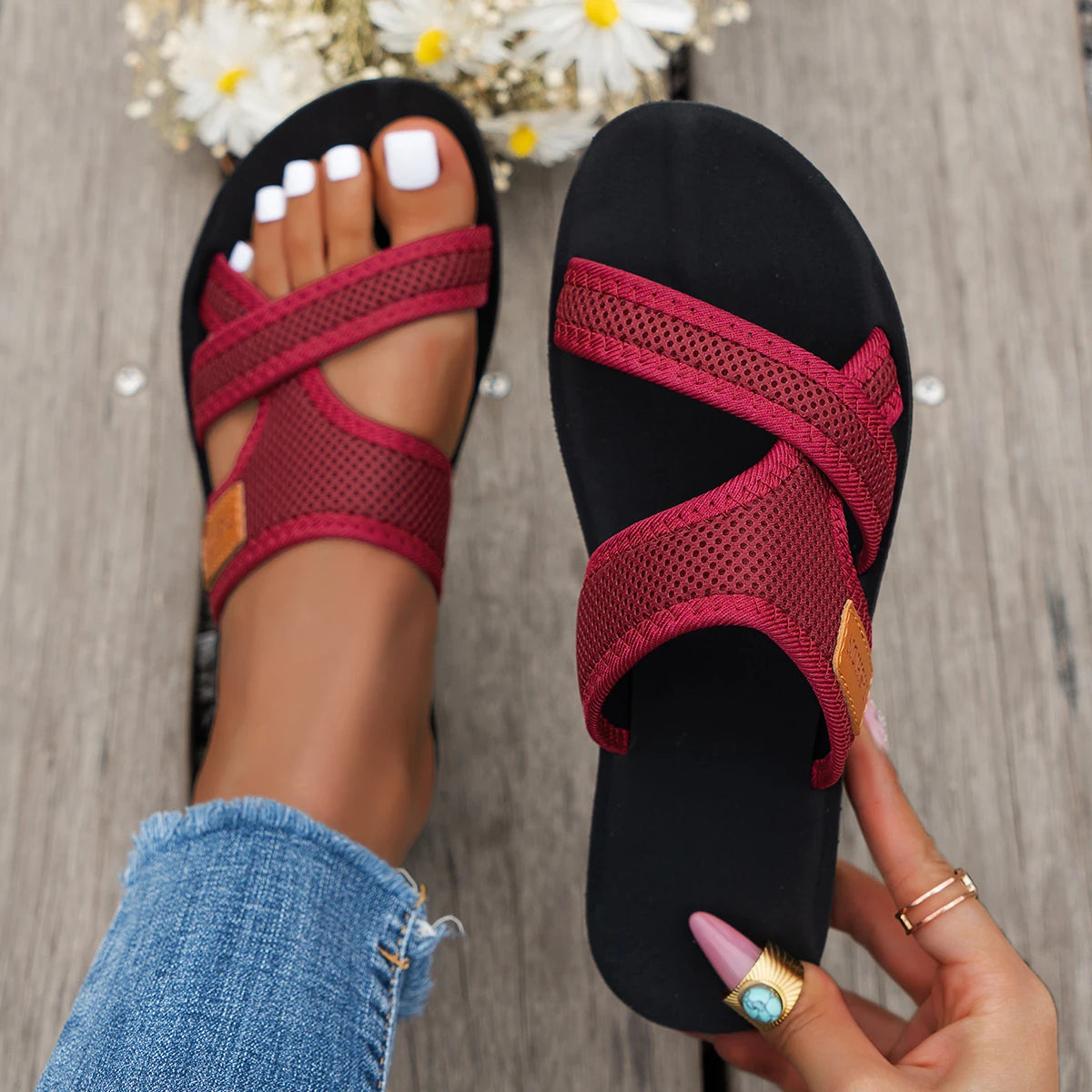 Fashionable and Versatile Sports-Style Women's Sandals, Mesh Fabric, Breathable, Comfortable, Skin-Friendly, Suitable for Indoor and Outdoor Wear, Flat Sandals