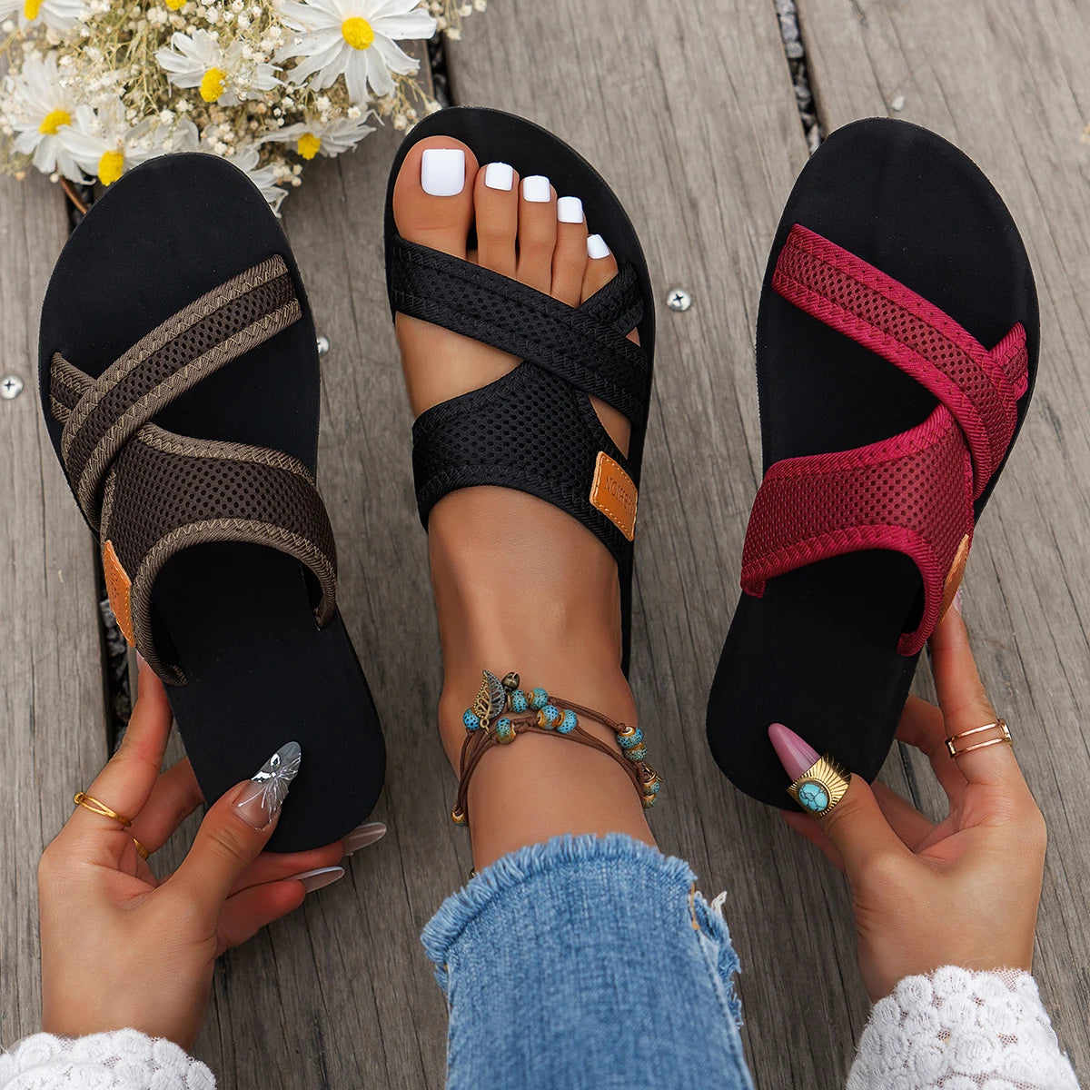 Fashionable and Versatile Sports-Style Women's Sandals, Mesh Fabric, Breathable, Comfortable, Skin-Friendly, Suitable for Indoor and Outdoor Wear, Flat Sandals