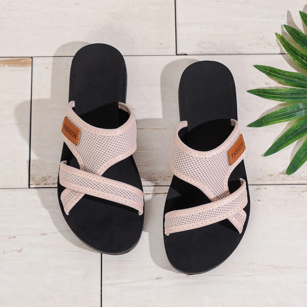 Fashionable and Versatile Sports-Style Women's Sandals, Mesh Fabric, Breathable, Comfortable, Skin-Friendly, Suitable for Indoor and Outdoor Wear, Flat Sandals