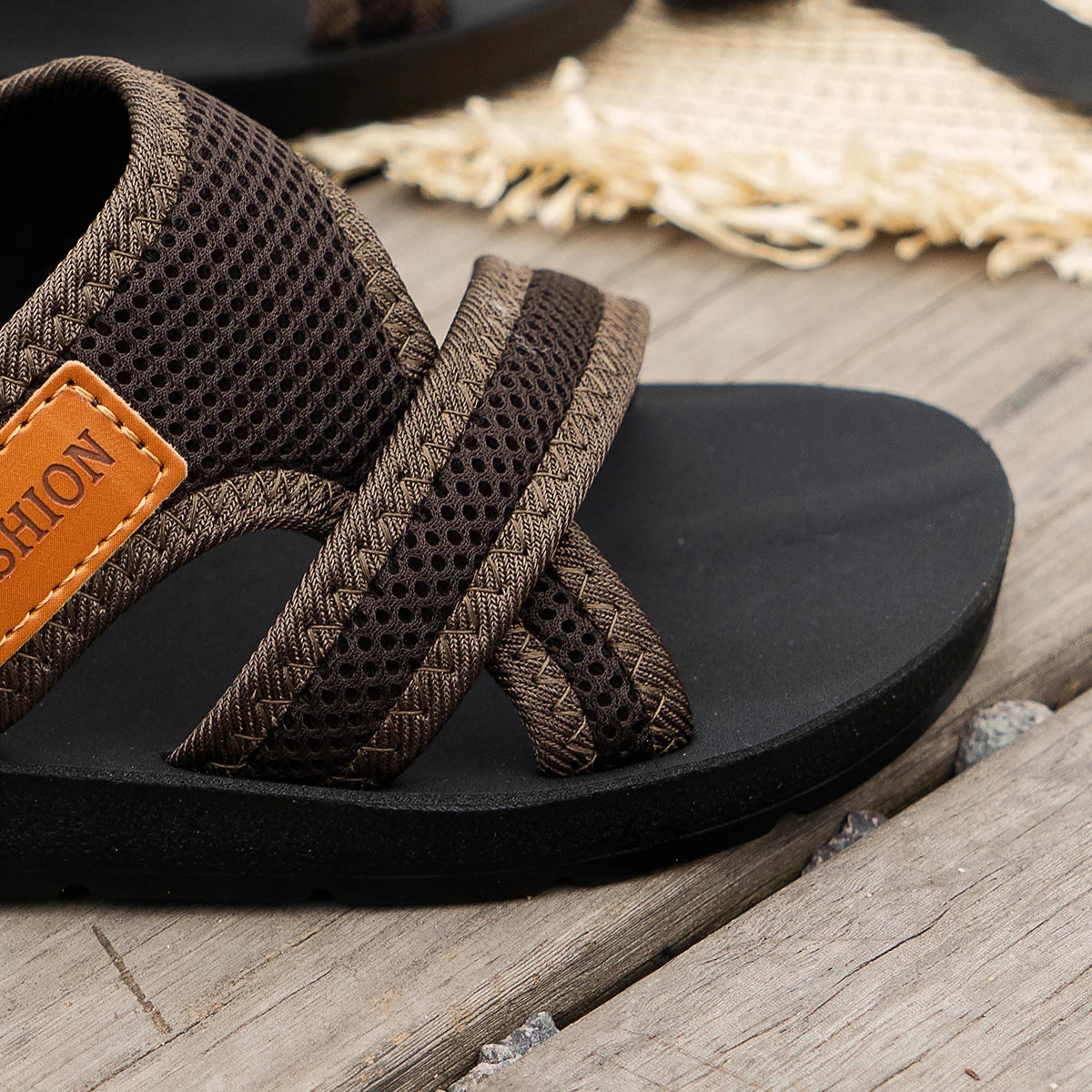 Fashionable and Versatile Sports-Style Women's Sandals, Mesh Fabric, Breathable, Comfortable, Skin-Friendly, Suitable for Indoor and Outdoor Wear, Flat Sandals