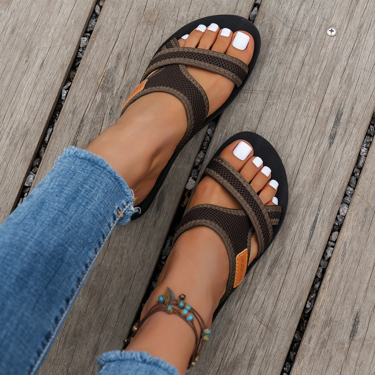 Fashionable and Versatile Sports-Style Women's Sandals, Mesh Fabric, Breathable, Comfortable, Skin-Friendly, Suitable for Indoor and Outdoor Wear, Flat Sandals